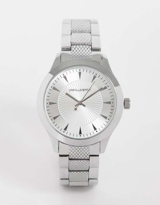 ASOS DESIGN – Armbanduhr mit silberfarbenem Armband, Zifferblatt in Stahlgrau und liniertem Strukturdetail