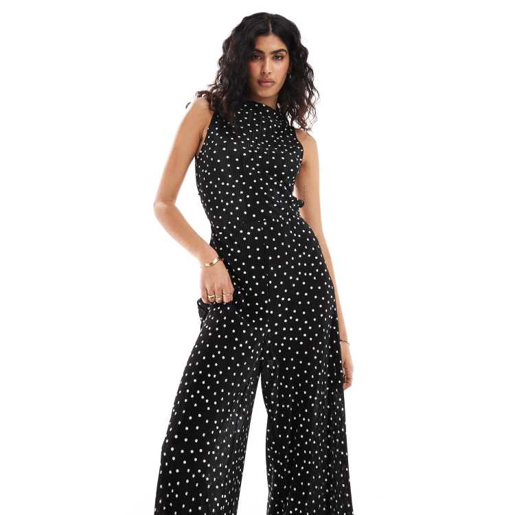 ASOS DESIGN Armelloser hochgeschlossener Plissee Jumpsuit in Schwarz WeiB mit weitem Bein und Punktmuster ASOS