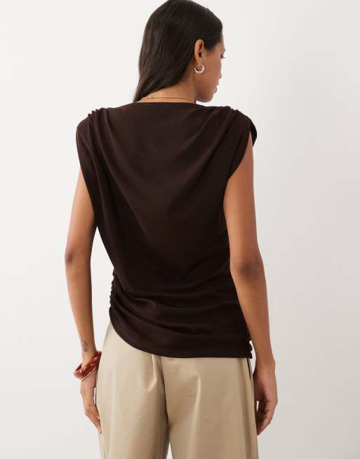 ASOS DESIGN ärmelloses Drapé-Top in Schokobraun, 4 von 4