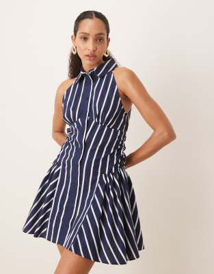 ASOS DESIGN - Ärmelloses Hemd-Minikleid mit blau-weißen Streifen-Bunt