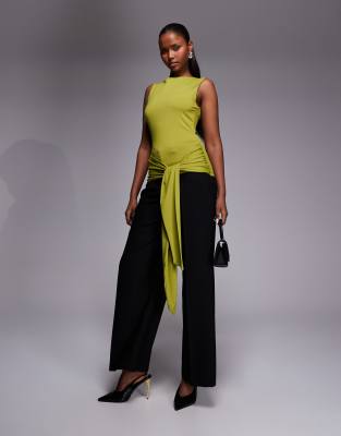 ASOS DESIGN - Ärmelloses Longline-Oberteil aus Polyamid in Grün mit gebundener Vorderseite