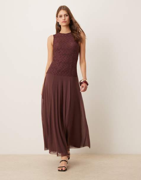 ASOS DESIGN – Ärmelloses Maxikleid aus Spitze in Schokobraun mit Netzstoff-Rock - view 1