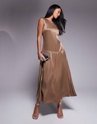 ASOS DESIGN - Ärmelloses Maxikleid in Altbraun mit tiefer Taille