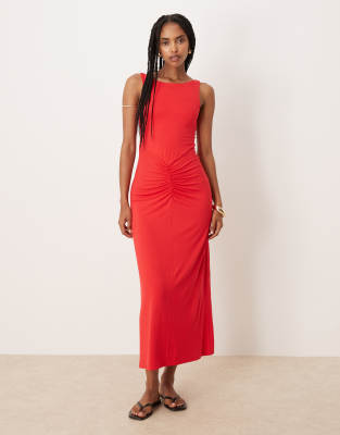 ASOS DESIGN - Ärmelloses Maxikleid in Rot mit geraffter Vorderseite und U-Boot-Ausschnitt
