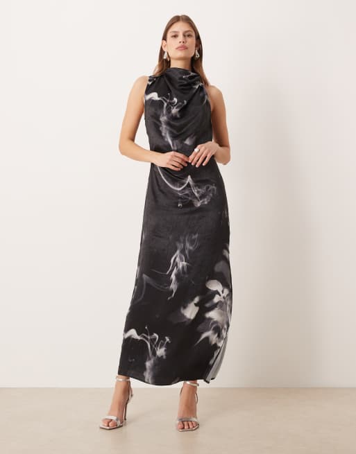 ASOS DESIGN – Ärmelloses Maxikleid mit kurzem Reißverschluss und dunkelblauem Blumenmuster, 4 von 4