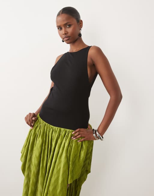 ASOS DESIGN ärmelloses Maxikleid mit plissiertem Rock in Schwarz und Moosgrün aus Scuba-Material, 2 von 4
