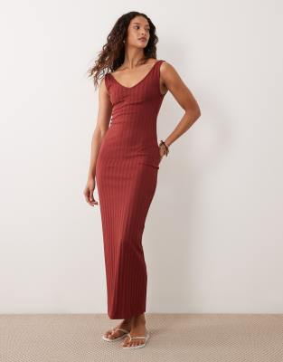 ASOS DESIGN - Ärmelloses Midikleid in Rostrot mit breiter Rippstruktur und V-Ausschnitt-Orange