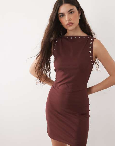 ASOS DESIGN – Ärmelloses Minikleid in Schokobraun mit Nietendetails - view 1
