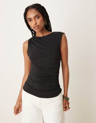 ASOS DESIGN - Ärmelloses Oberteil aus Modal in Schwarz mit Wickeldetail