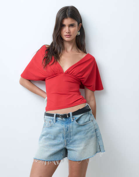 ASOS DESIGN – Ärmelloses Oberteil aus Polyamid in Rot mit tiefem Ausschnitt, Raffung und Bindedetail am Rücken - view 1