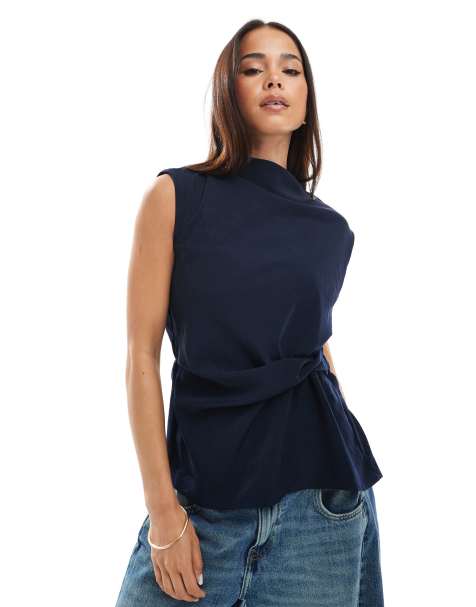 ASOS DESIGN – Ärmelloses Oberteil in dunklem Marineblau mit Wasserfallausschnitt und verdrehtem Taillendetail - view 1