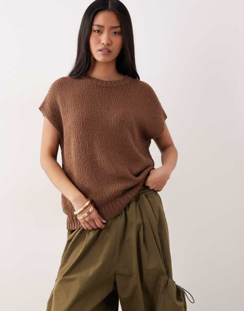 ASOS DESIGN – Ärmelloses Oberteil in Schokobraun mit genoppter Struktur und Rundhalsausschnitt - view 1