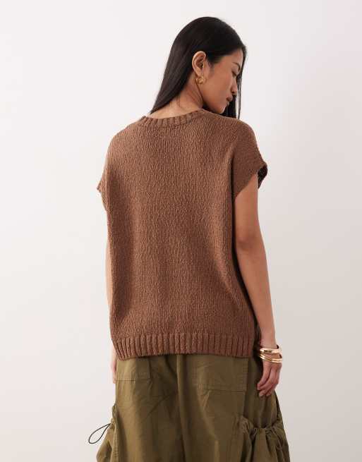 ASOS DESIGN – Ärmelloses Oberteil in Schokobraun mit genoppter Struktur und Rundhalsausschnitt, 3 von 4