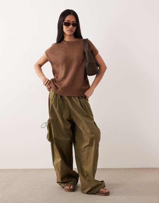 ASOS DESIGN – Ärmelloses Oberteil in Schokobraun mit genoppter Struktur und Rundhalsausschnitt, 4 von 4