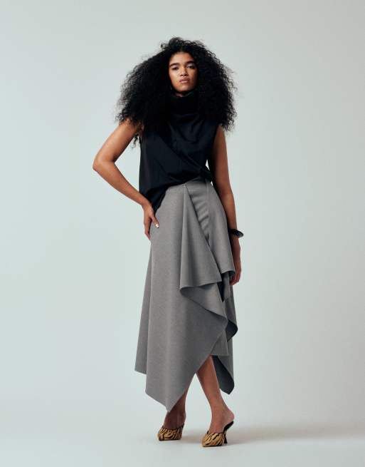 ASOS DESIGN – Ärmelloses Oberteil in Schwarz mit Stehkragen und Logo, 3 von 4