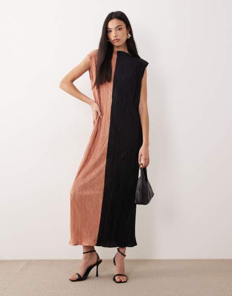 ASOS DESIGN – Ärmelloses Plissee-Maxikleid mit Blockfarben-Design in Toffee und Schwarz - view 1