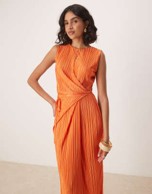 ASOS DESIGN - Ärmelloses, plissiertes Maxi-Wickelkleid in Orange mit Bindeband vorne
