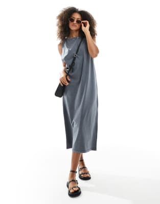 ASOS DESIGN - Ärmelloses Säulen-Midikleid in verwaschenem Grau mit verdrehtem Schulterdetail