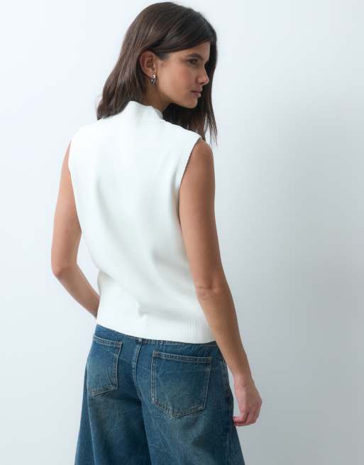 ASOS DESIGN ärmelloses Strickoberteil mit Stehkragen in Weiß, 4 von 4