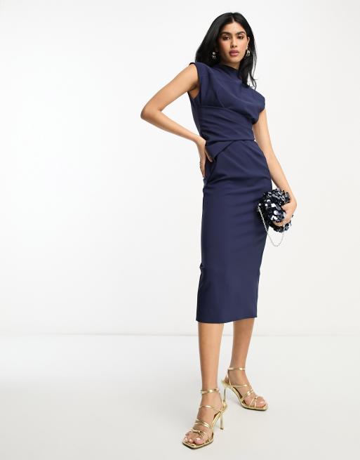 ASOS DESIGN – Ärmelloses, tailliertes Midikleid in Marineblau mit Gürteldetail