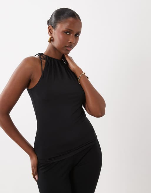ASOS DESIGN ärmelloses Top in Schwarz mit gerafftem Ausschnitt und Bindeträgern, 4 von 4