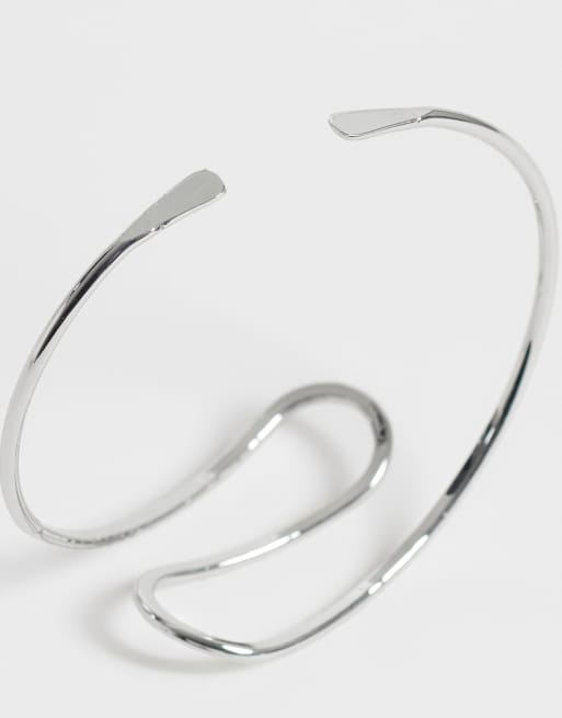 ASOS DESIGN Armreif für den Oberarm in gehämmerter Silberoptik, 3 von 3