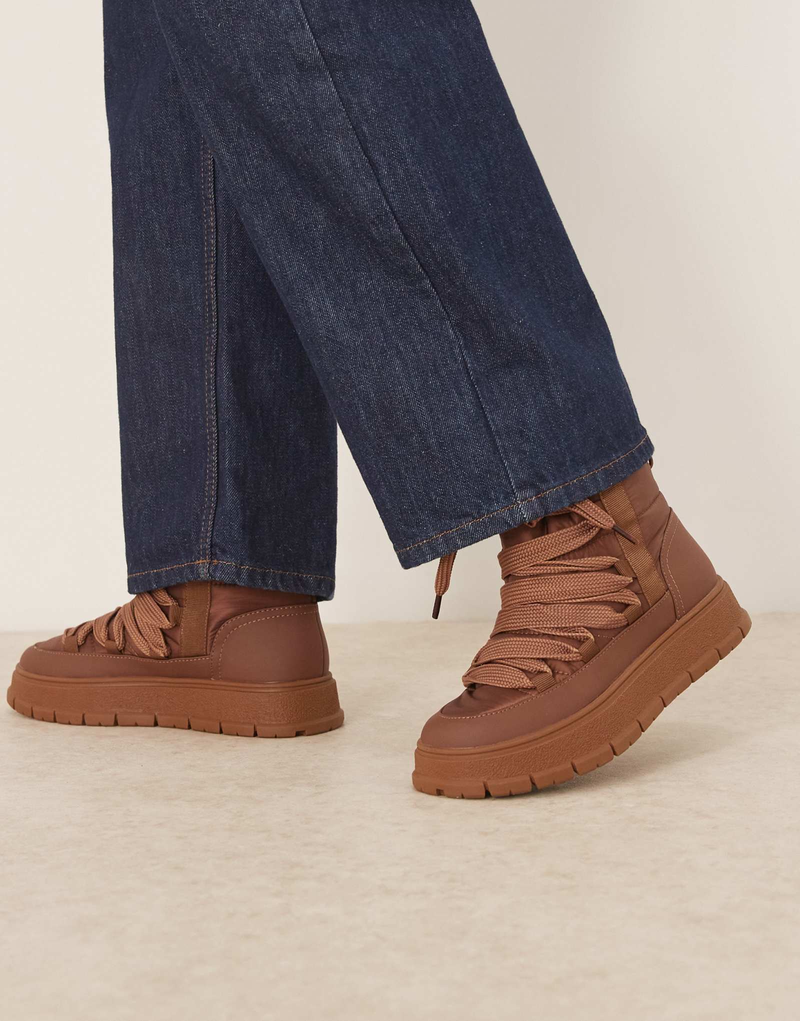 Нейлоновые зимние ботинки ASOS DESIGN Arrow на шнуровке шоколадного цвета