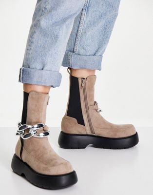ASOS DESIGN Artist chelsea boots with chain in taupe