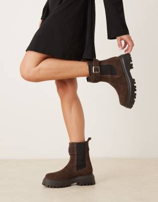  Astrid chunky chelsea boots with buckle in real chocolate suede