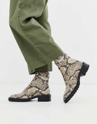 chunky military boots