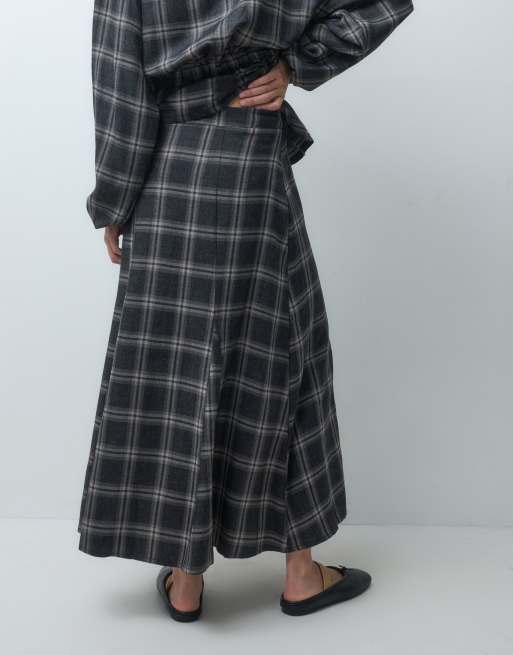 ASOS DESIGN Asym drop waist maxi skirt set in mono check, 3 of 5