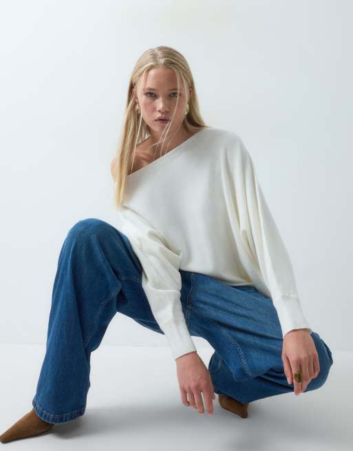 ASOS DESIGN asym slouchy off shoulder batwing sleeve jumper in cream, 4 of 5