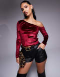[ASOS DESIGN] ASOS DESIGN asymmetric long sleeve velvet top in plum-Red XS Plum