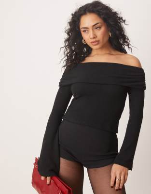 asymmetric one shoulder super soft top in black