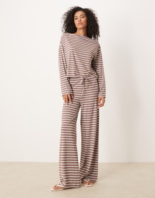 ASOS DESIGN asymmetric slouchy off shoulder stripe co ord top in brown, 3 of 4