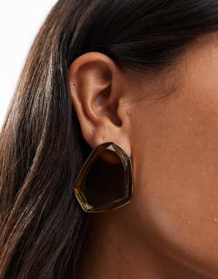 ASOS DESIGN ASOS DESIGN asymmetric studs earrings with green crystal stone setting gold tone