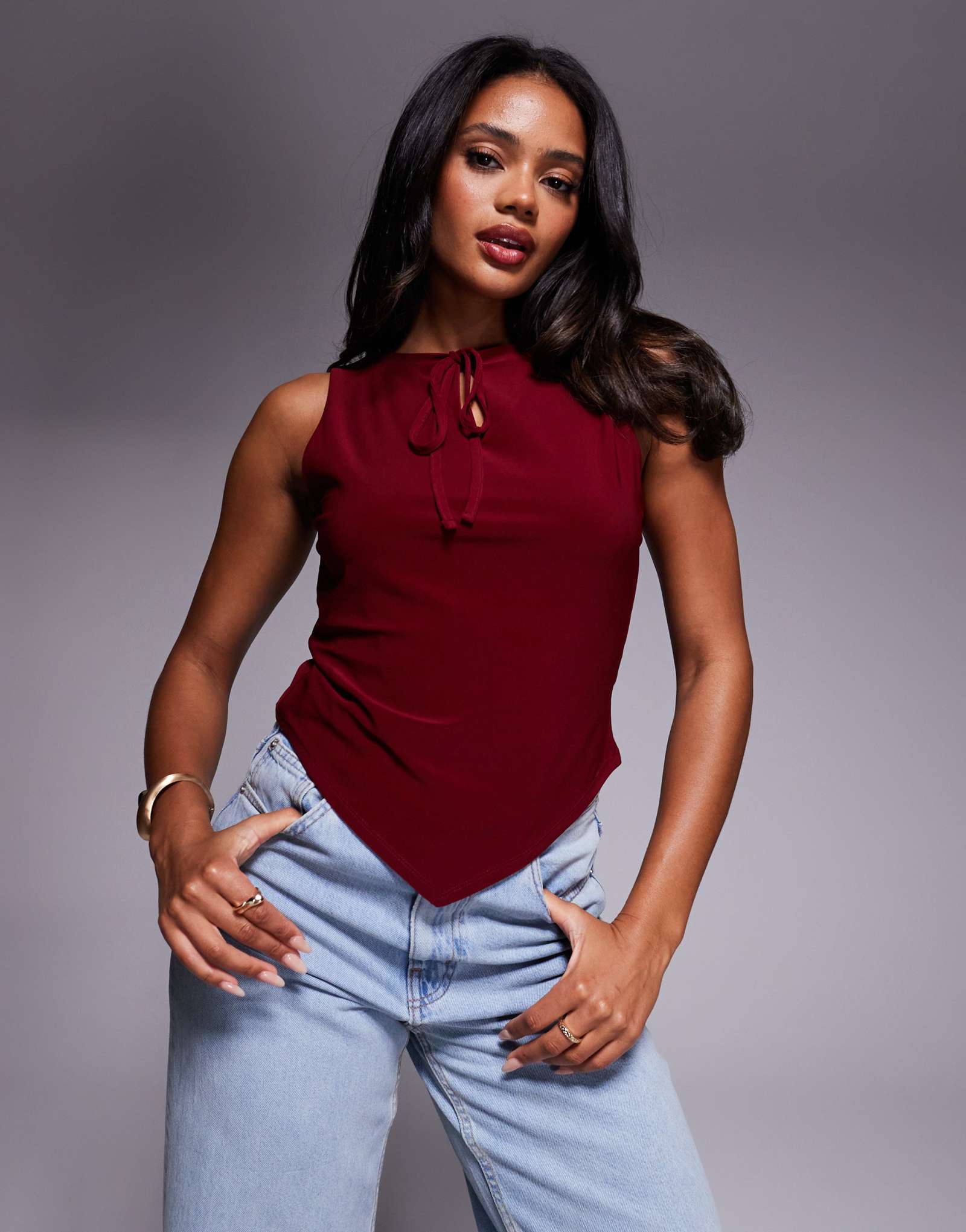 Асимметричный топ ASOS DESIGN с замочной скважиной в винном цвете