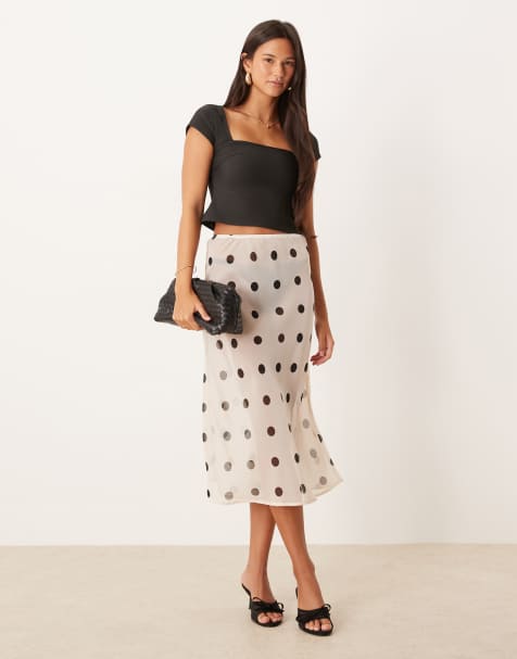 ASOS DESIGN – Asymmetrisch geschnittener Chiffon-Midirock in Creme mit Punktemuster in 90er-Jahre-Länge - view 1