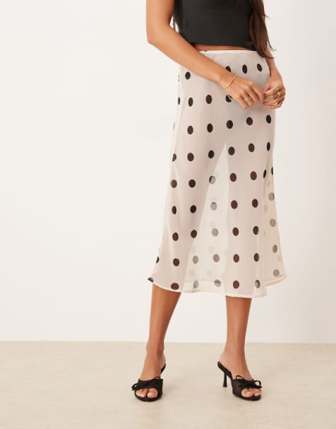 ASOS DESIGN – Asymmetrisch geschnittener Chiffon-Midirock in Creme mit Punktemuster in 90er-Jahre-Länge - view 1