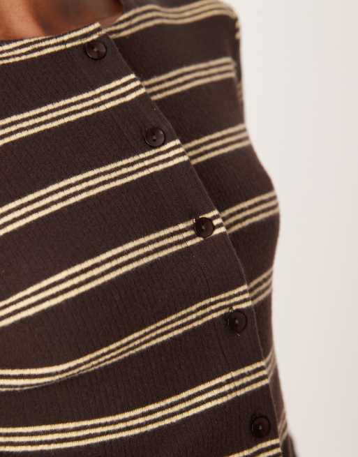 ASOS DESIGN - Asymmetrische gestreepte top met knoopsluiting in bruin, 3 van 4