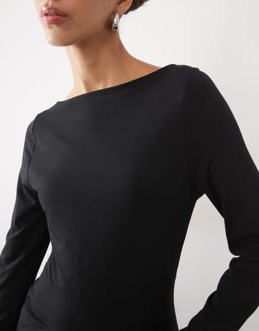ASOS DESIGN asymmetrische high-low T-shirt met zwarte zoom, 3 van 4