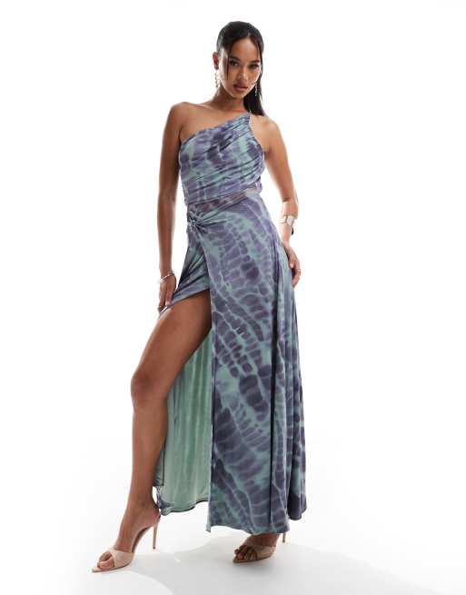 ASOS DESIGN - Asymmetrische mesh maxi jurk met blote schouder, rimpeleffect, zijsplit en print in groen en lila
