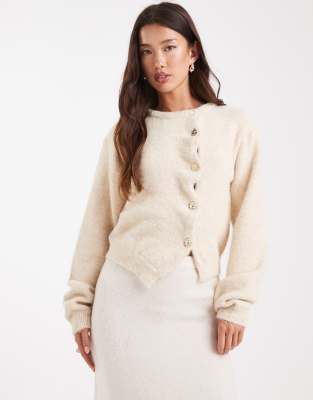 ASOS DESIGN - Asymmetrische Strickjacke in Hellbeige mit welliger Knopfleiste-Gelb