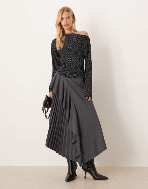ASOS DESIGN - Asymmetrische top met blote schouder en stippen in zwart, 2 van 4