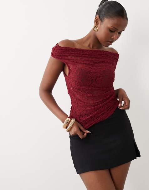 ASOS DESIGN - Asymmetrische top van doorschijnend kant met rimpeleffect in donkerrood - view 1