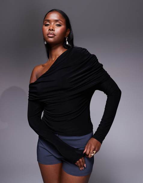 ASOS DESIGN - Asymmetrische top van gladde stof met cape-schouder en lange mouwen in zwart - view 1