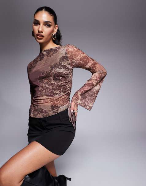 ASOS DESIGN - Asymmetrische top van mesh met trekkoord, uitlopende mouwen en paisley-print in bruin - view 1