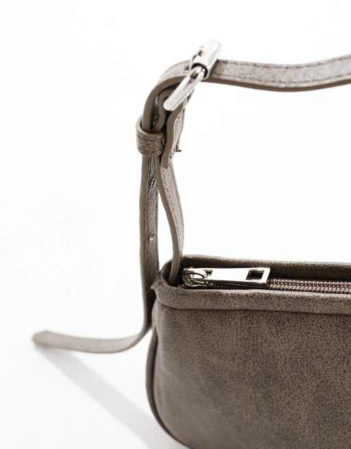 ASOS DESIGN Asymmetrische Umhangetasche in verwaschenem Hellbraun mit Schnalle ASOS