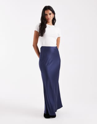 ASOS DESIGN - Asymmetrischer Satin-Maxirock in Marineblau
