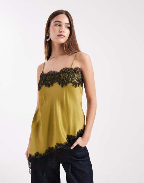 ASOS DESIGN – Asymmetrisches Camisole-Oberteil aus Satin in Olivgrün mit Spitzenbesatz - view 1
